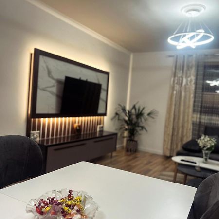 Art'S Apartment Тирана Екстериор снимка