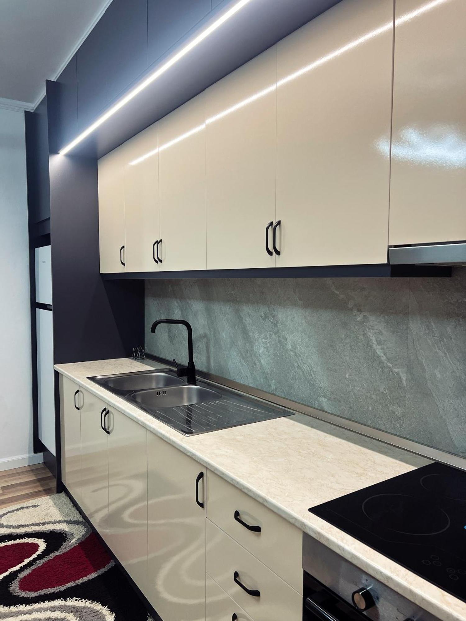 Art'S Apartment Тирана Екстериор снимка