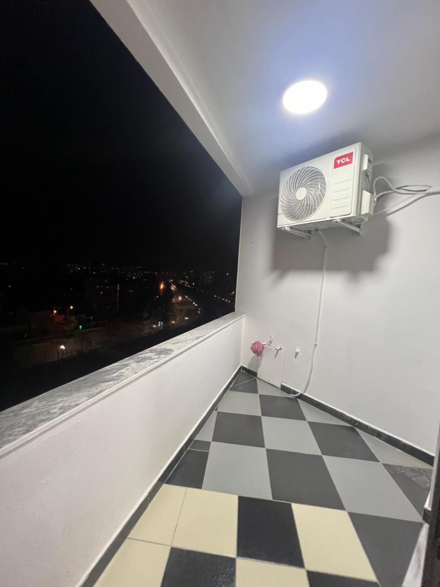 Art'S Apartment Тирана Екстериор снимка
