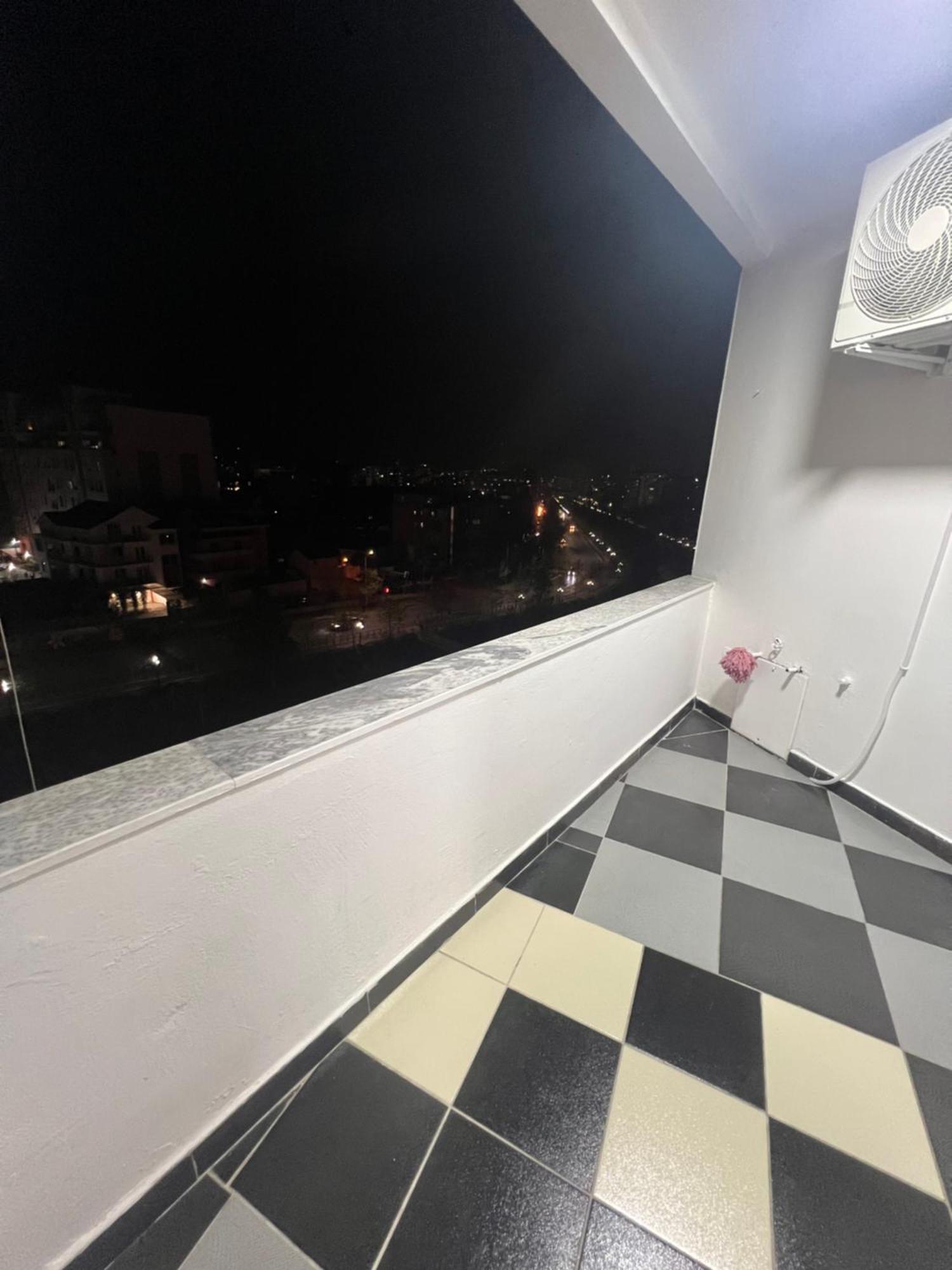 Art'S Apartment Тирана Екстериор снимка