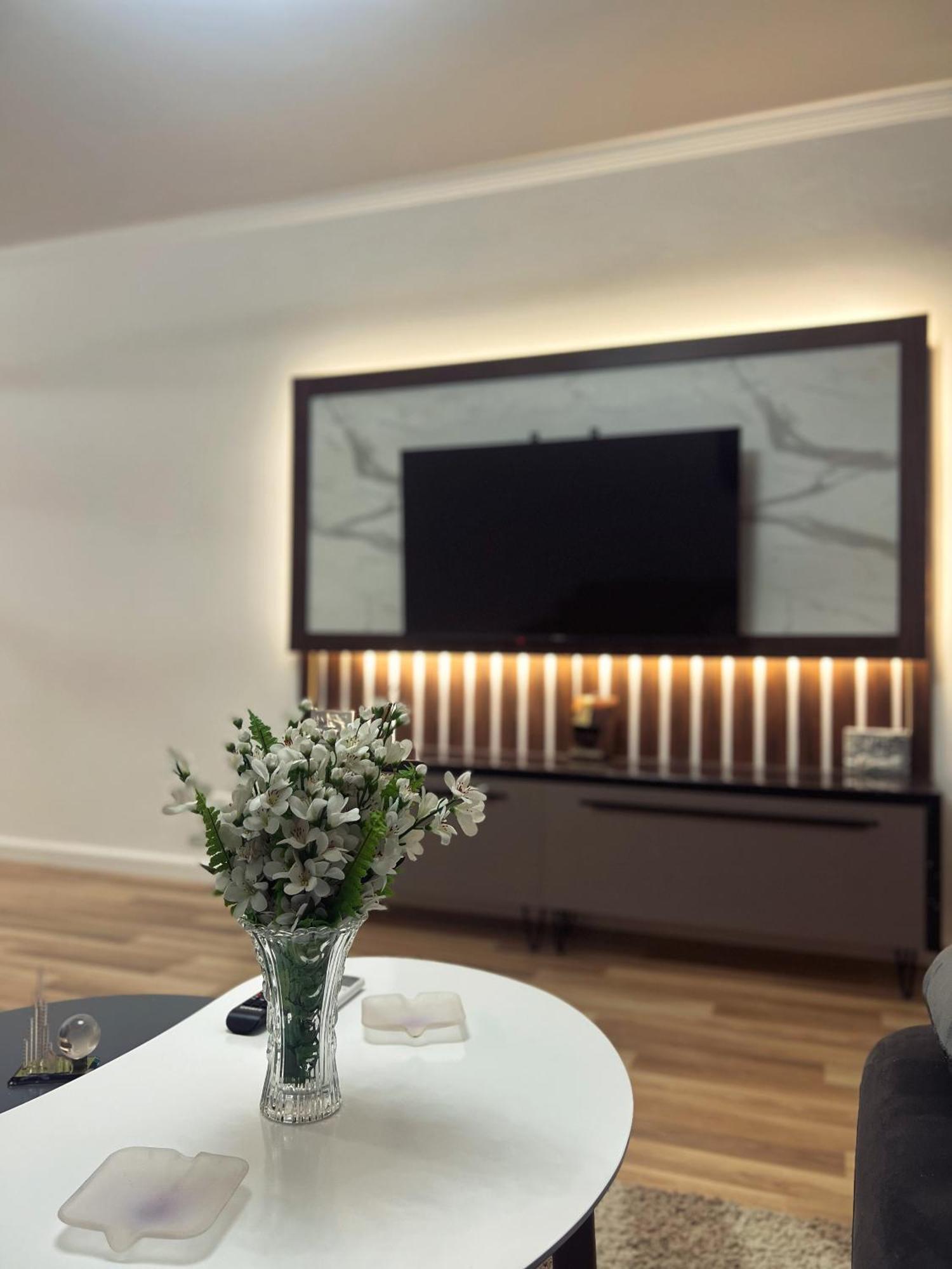Art'S Apartment Тирана Екстериор снимка