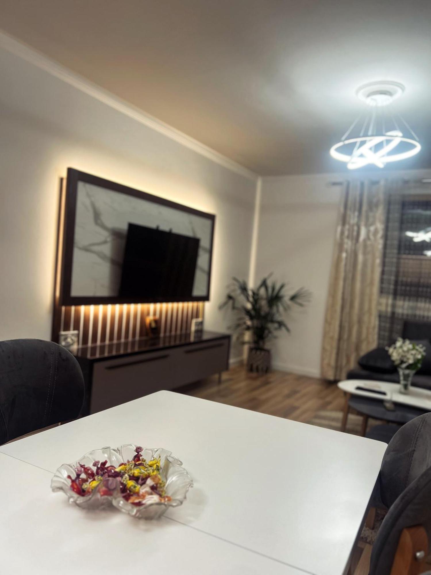 Art'S Apartment Тирана Екстериор снимка