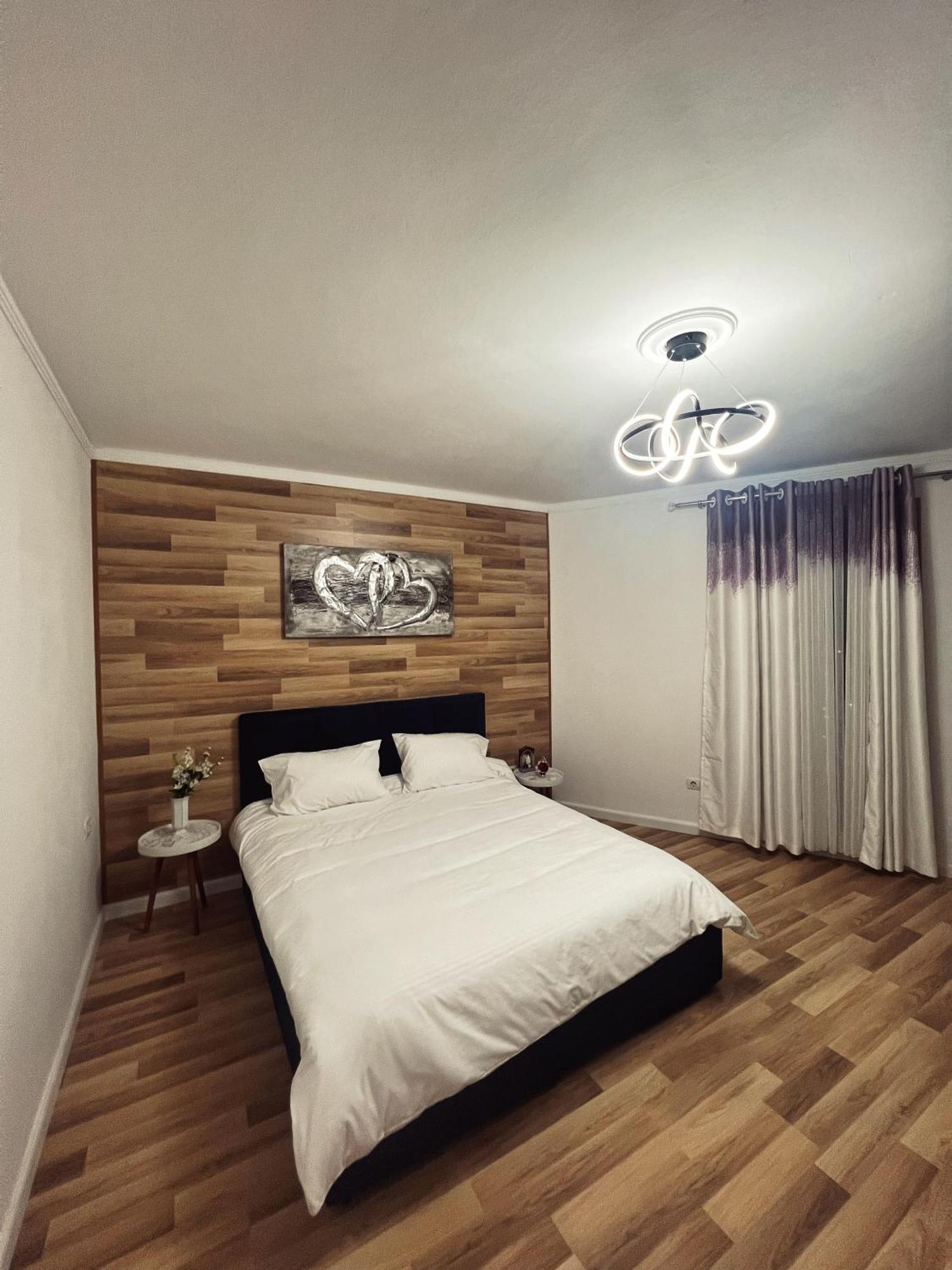 Art'S Apartment Тирана Екстериор снимка
