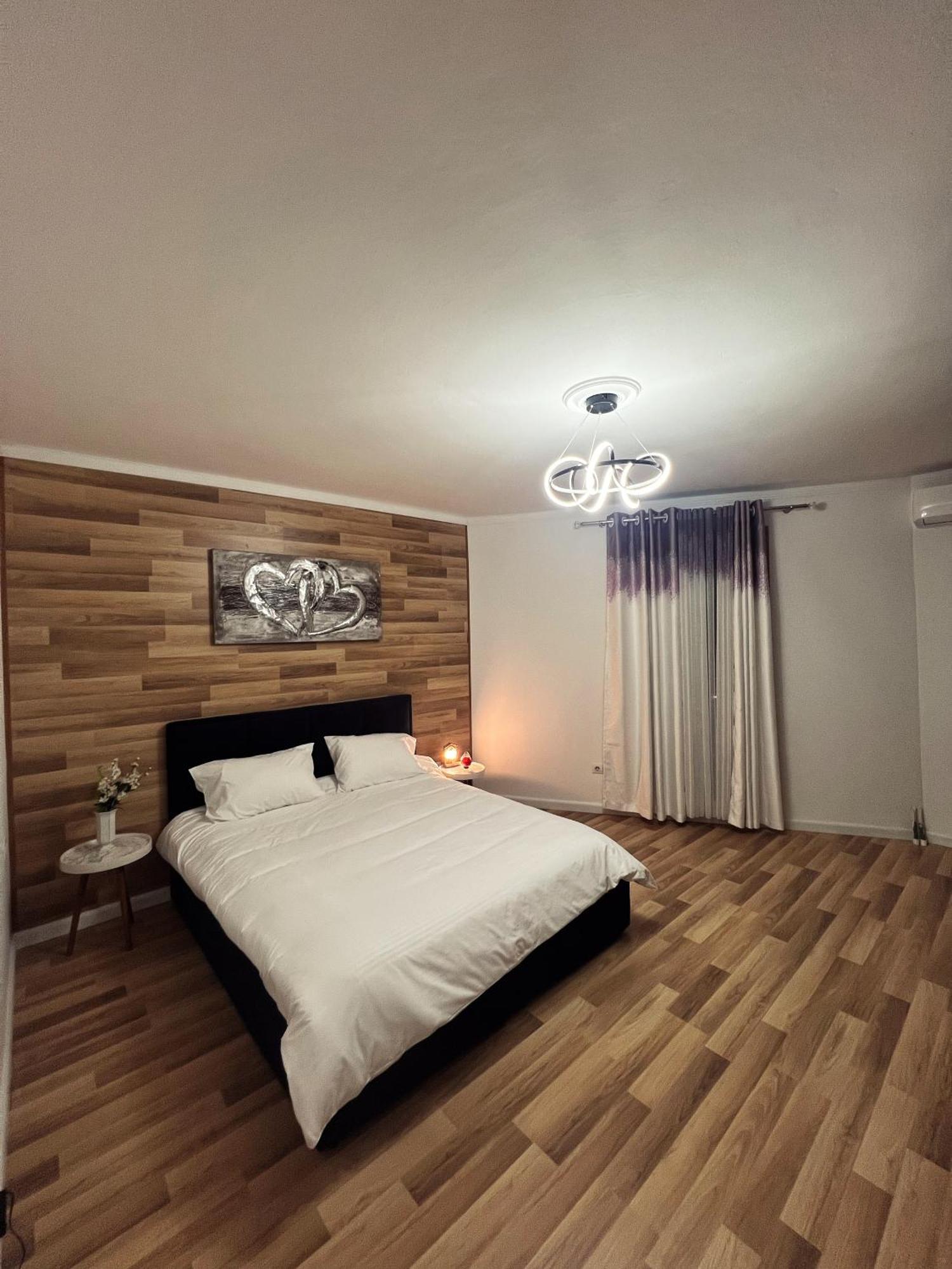 Art'S Apartment Тирана Екстериор снимка