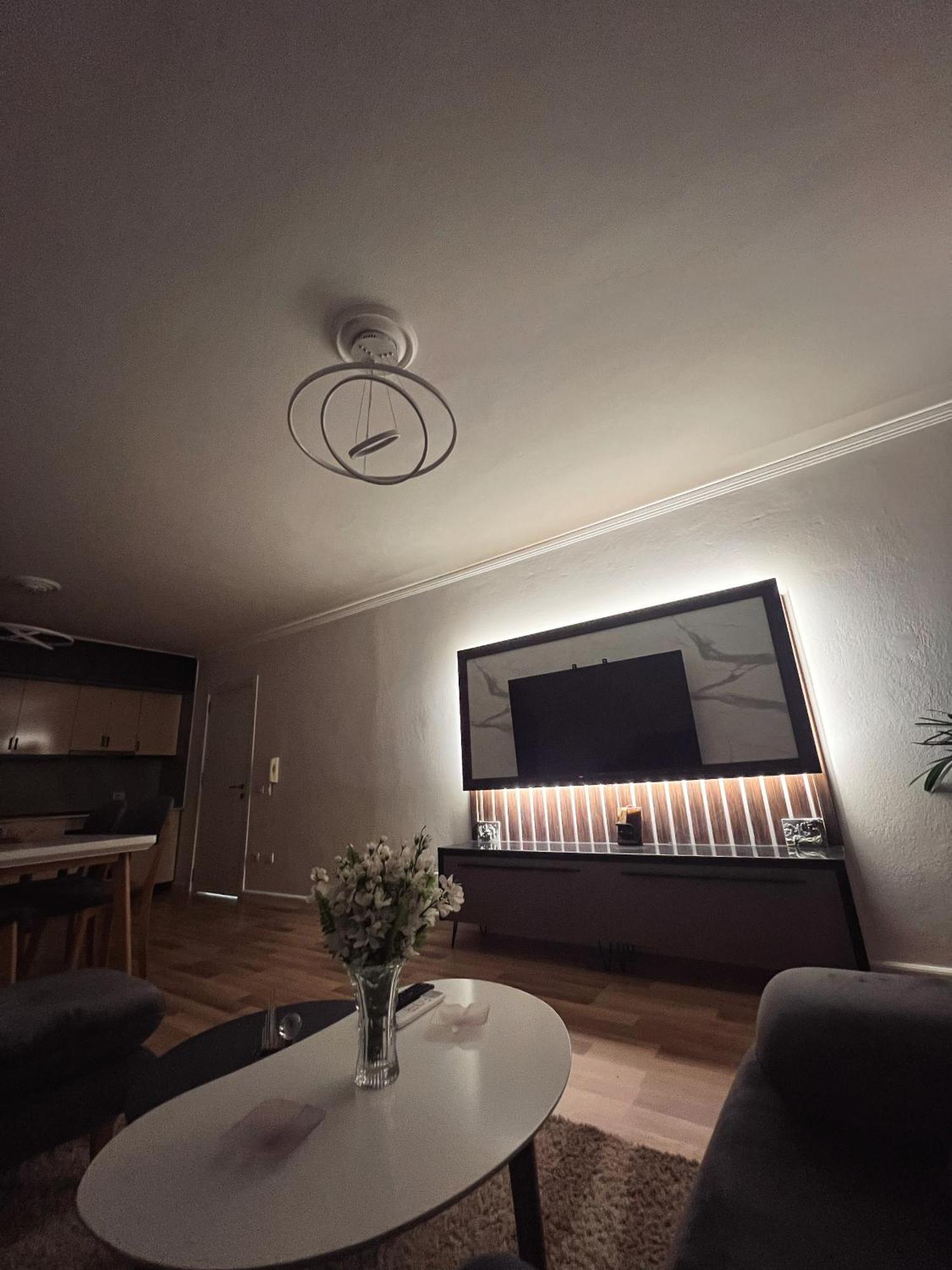 Art'S Apartment Тирана Екстериор снимка