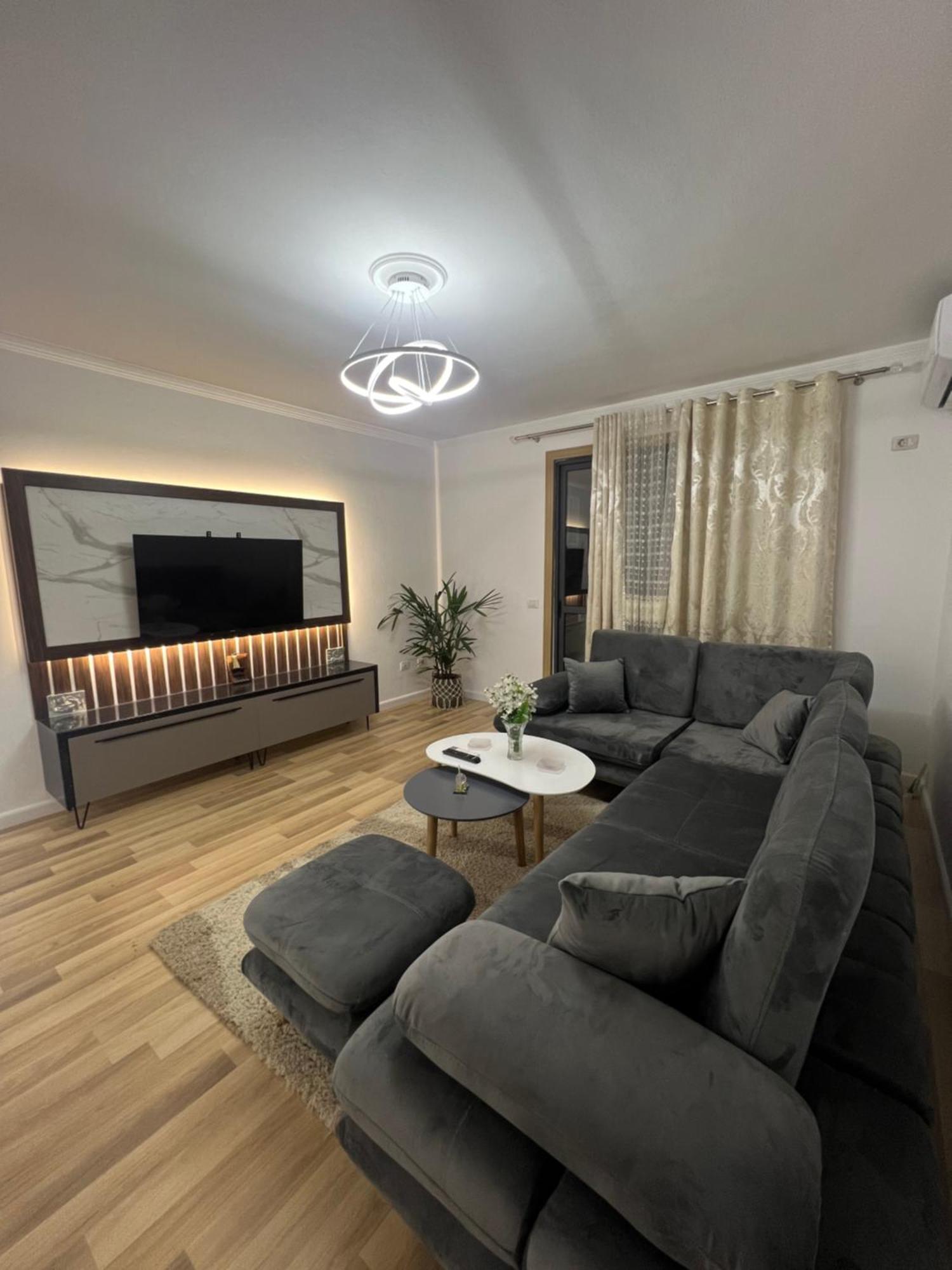 Art'S Apartment Тирана Екстериор снимка