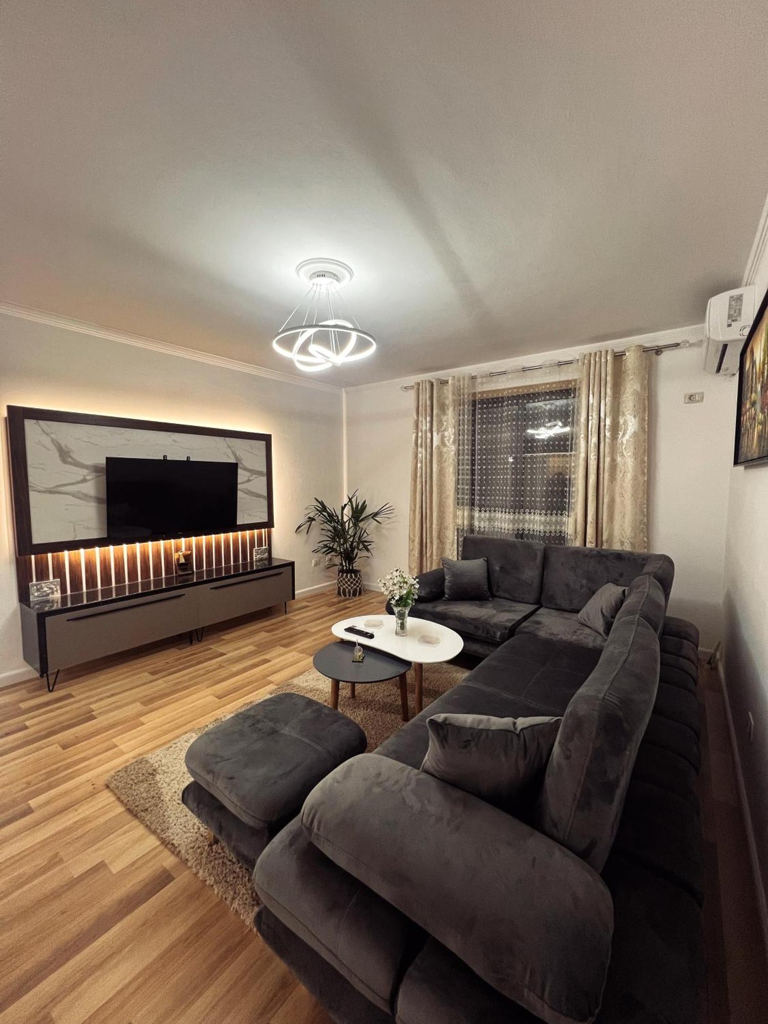 Art'S Apartment Тирана Екстериор снимка