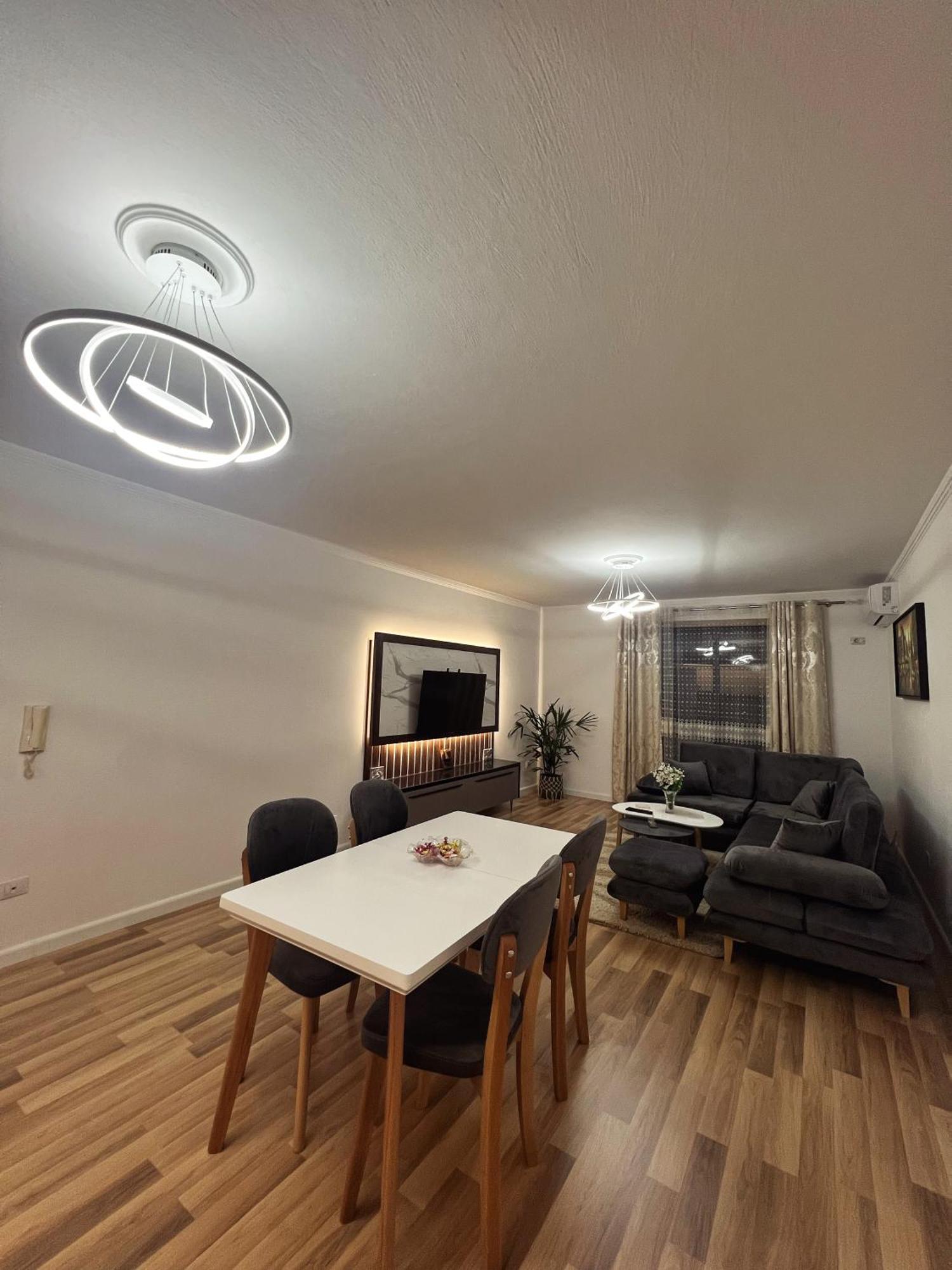 Art'S Apartment Тирана Екстериор снимка