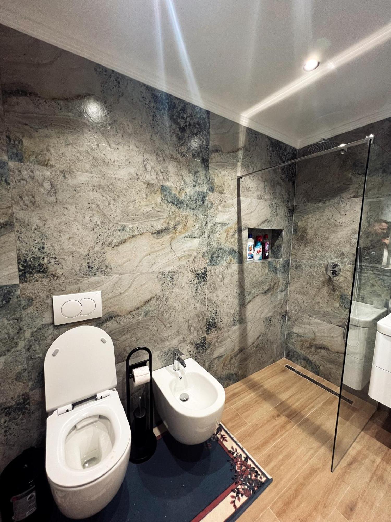 Art'S Apartment Тирана Екстериор снимка